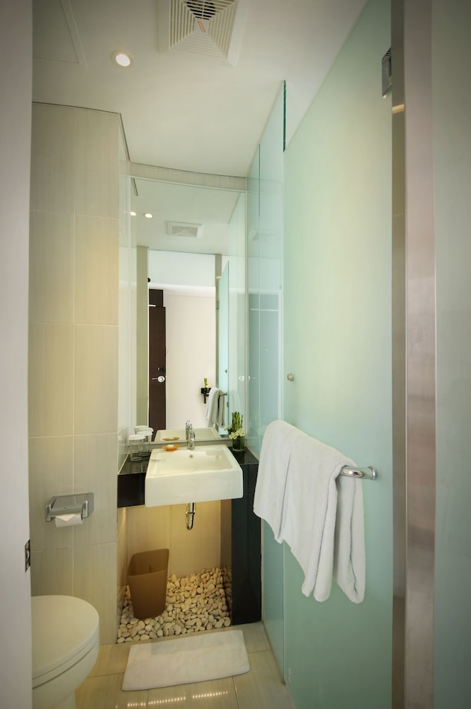 V Hotel Residence 14/15