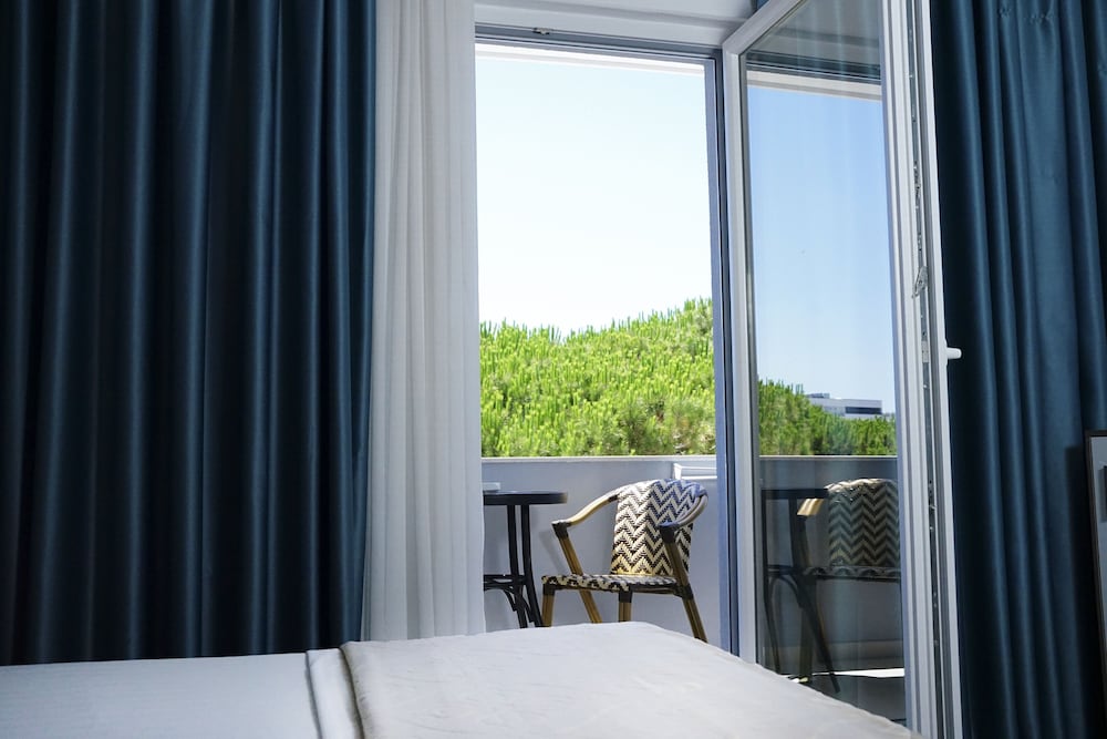 Atrium Deluxe Resort 23/62