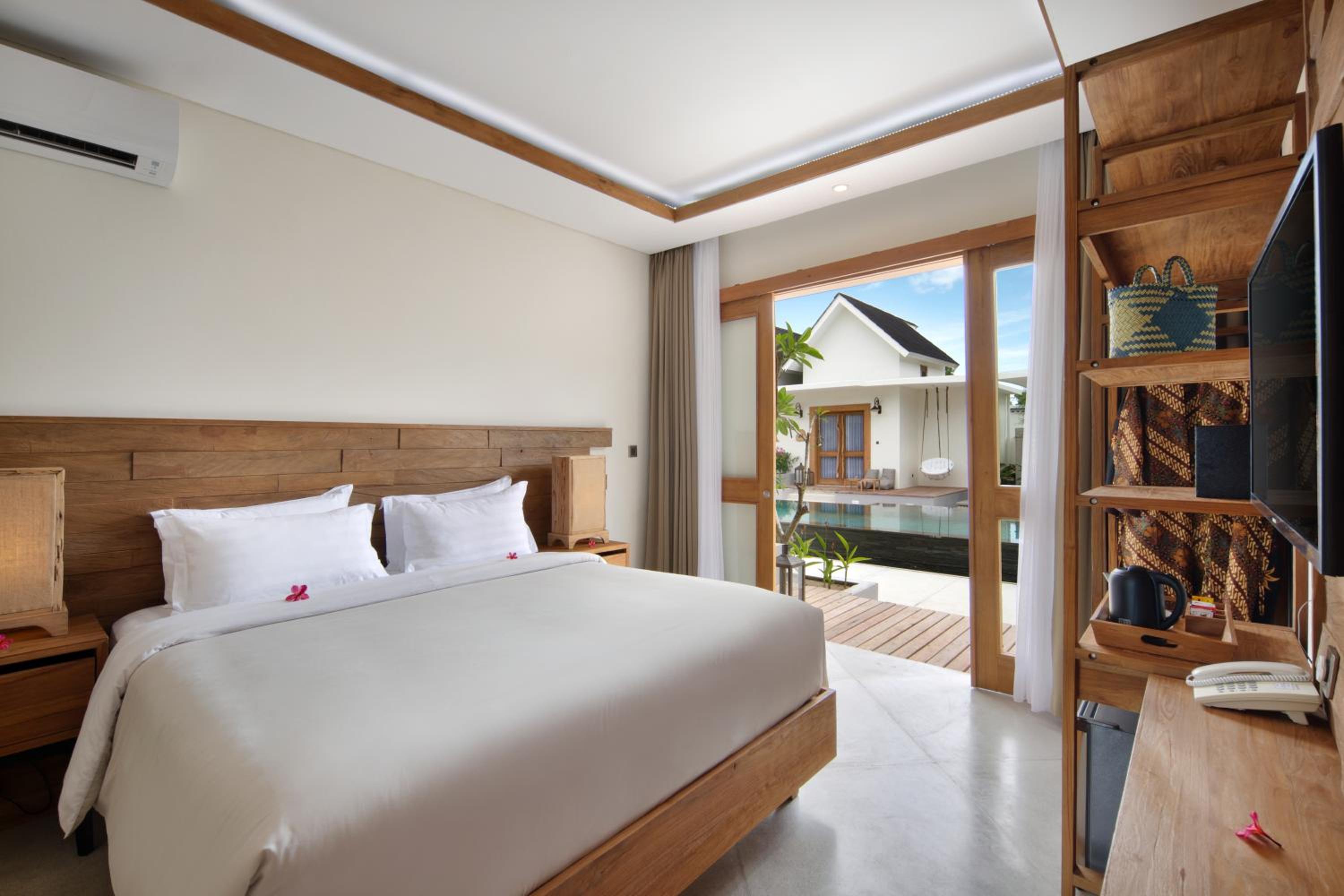 Deluxe, Queen Bed