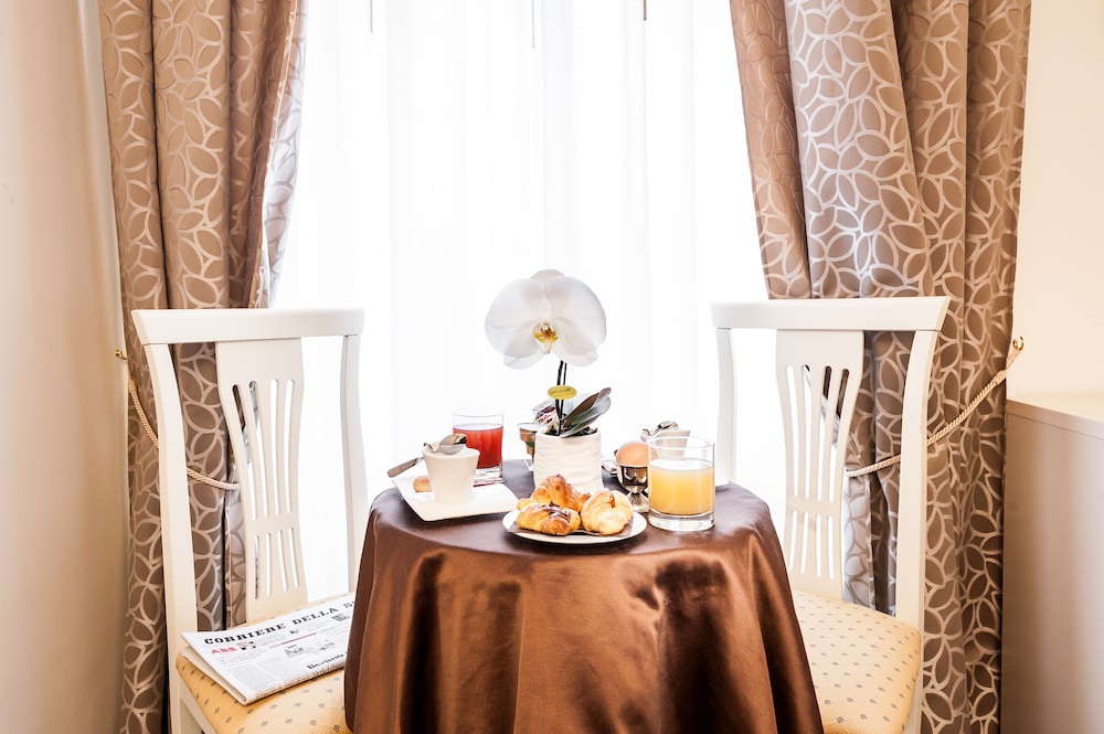 Relais de L Opera 60/72