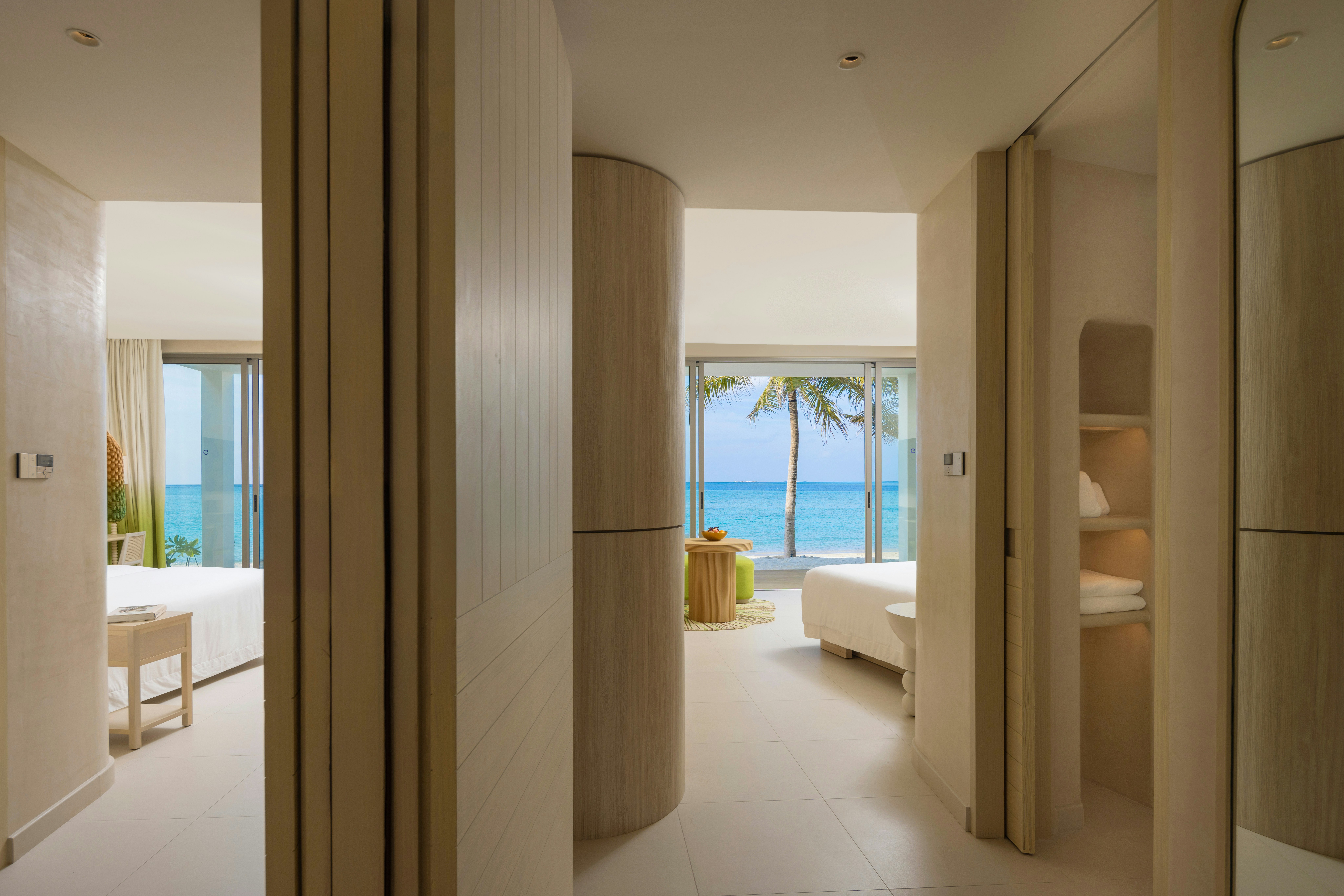 Mirage, King Bed, Beach Front, Hot Tub