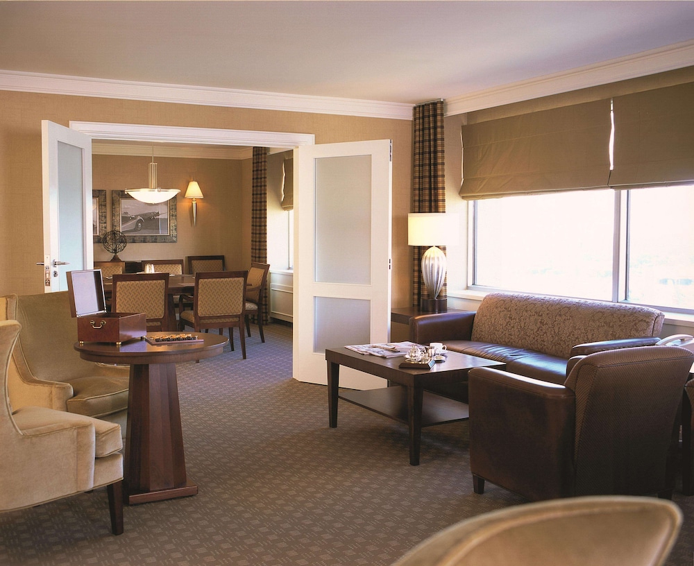 Fairmont Winnipeg 53/69