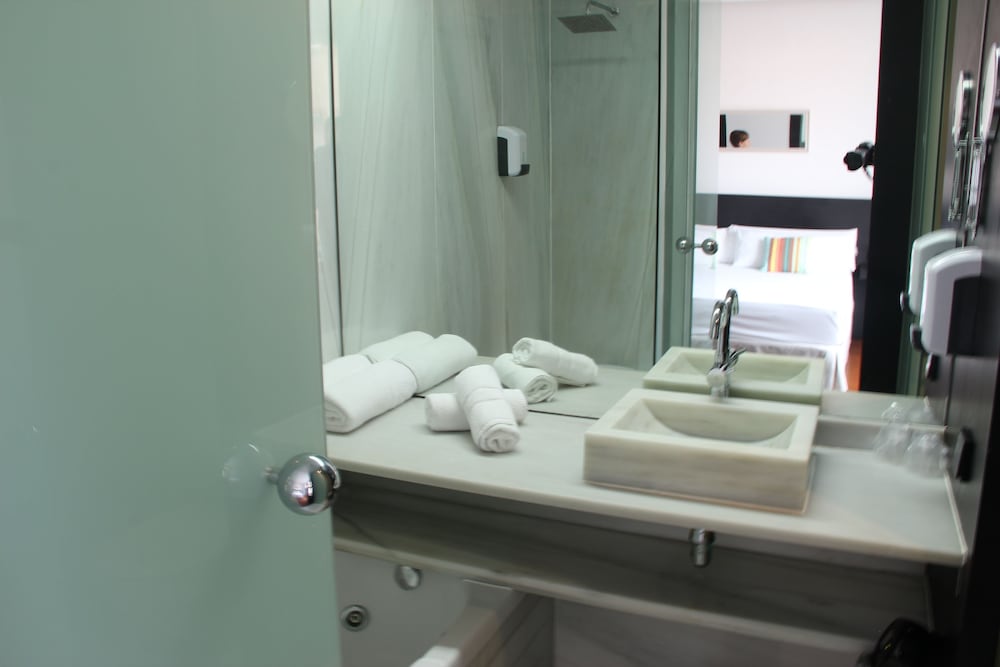 Sea You Hotel Port Valencia 24/75