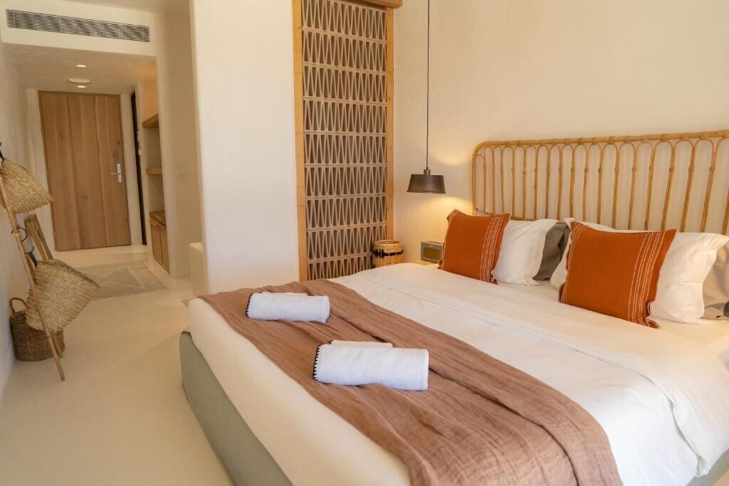 DOUBLE ROOM DELUXE SEA VIEW