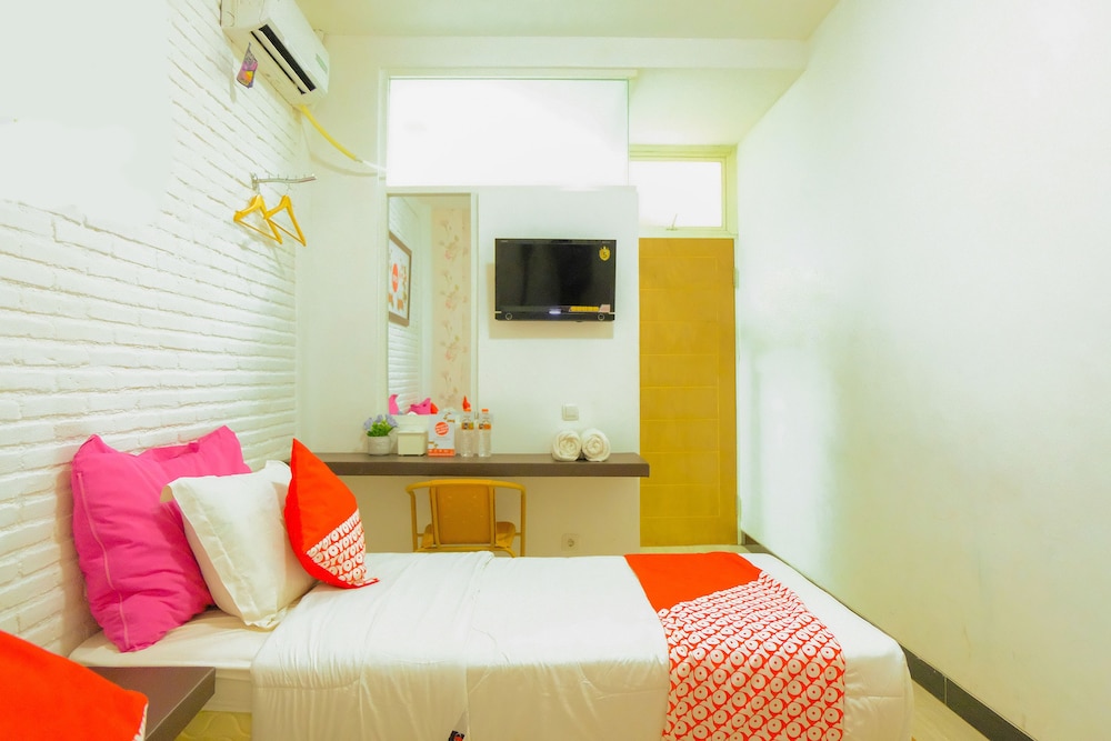 OYO 354 32 Guest House 28/40