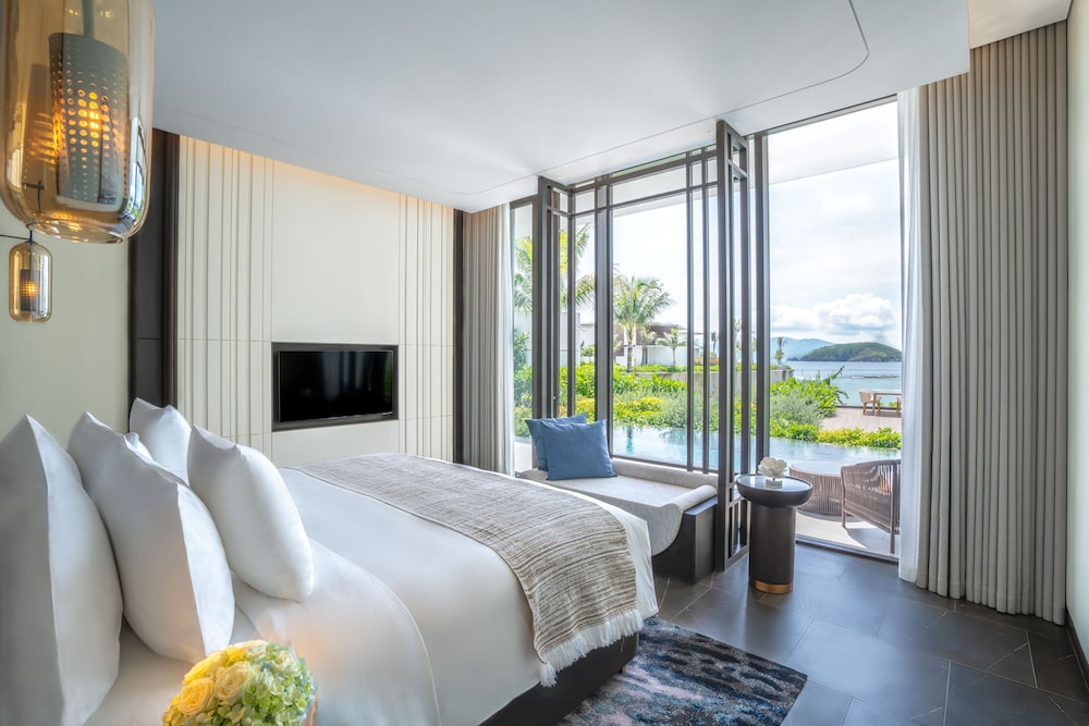1 Bedroom, Lagoon Villa, King Bed, with Pool