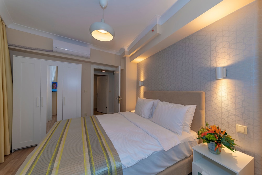 Feri Suites 8/50
