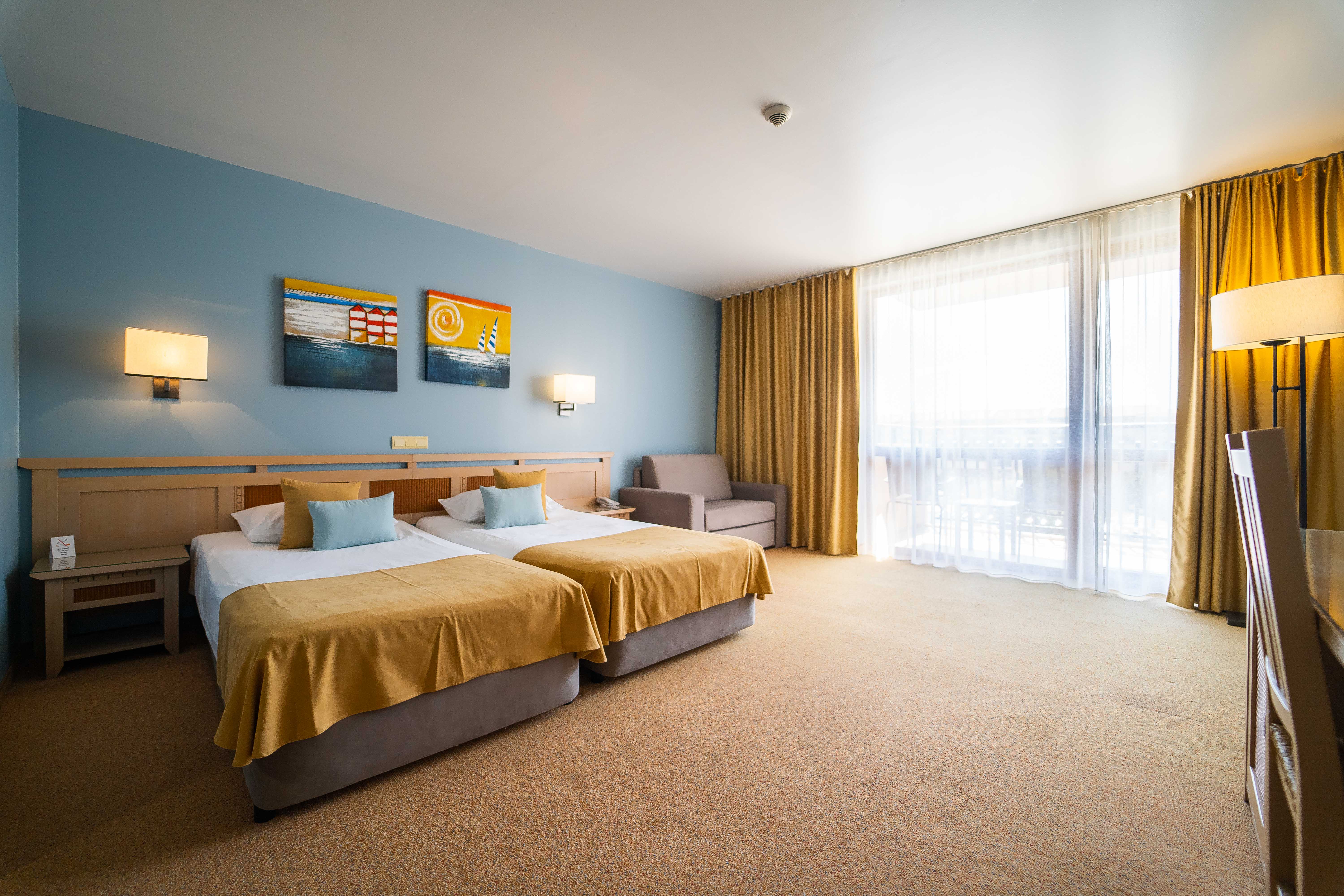 Room, Double Bed, Lateral Side Sea View