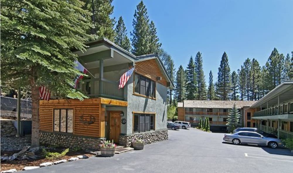 Parkside Inn at Incline 1/57