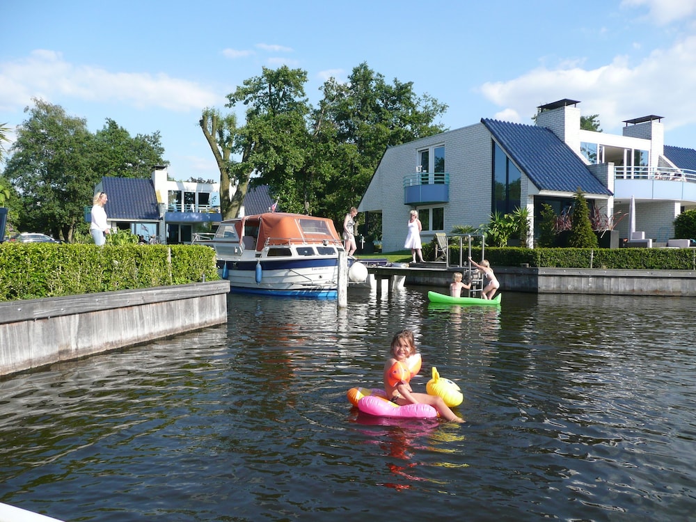 Loosdrecht Rien Van Den Broeke Village 22/50