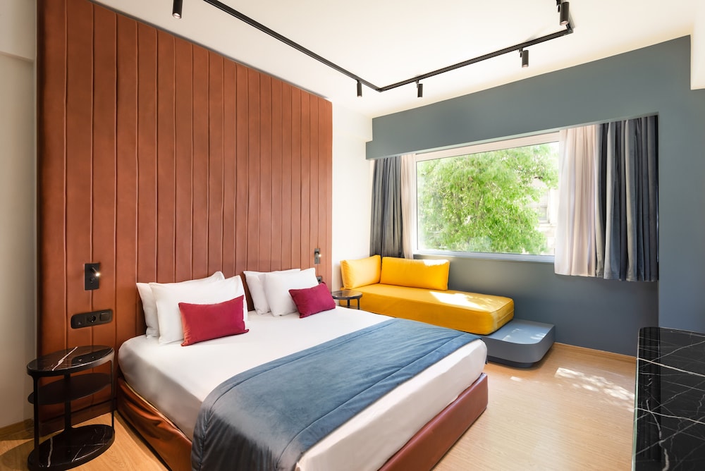 Colors Hotel Athens 7/50