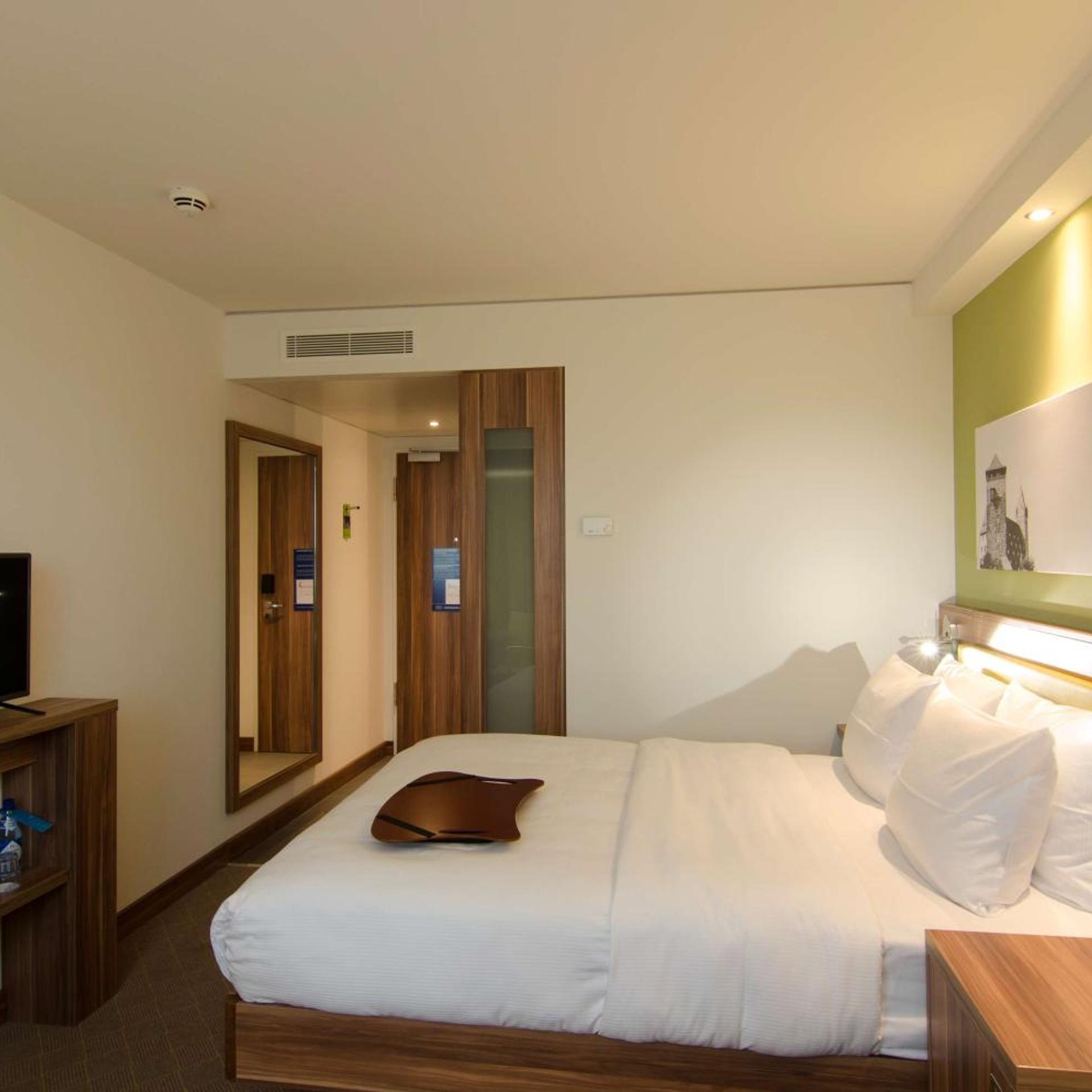 Room, Queen Bed