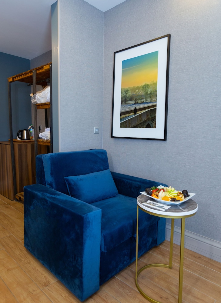 Alan Suites 31/50