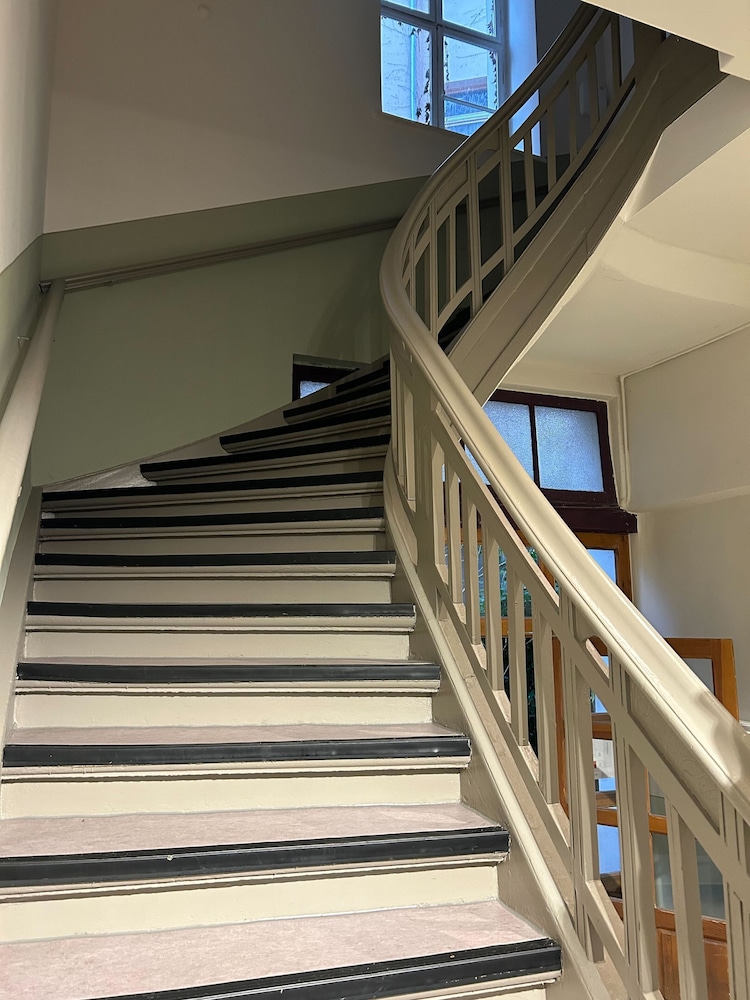 Schoenhouse Apartments 24/50