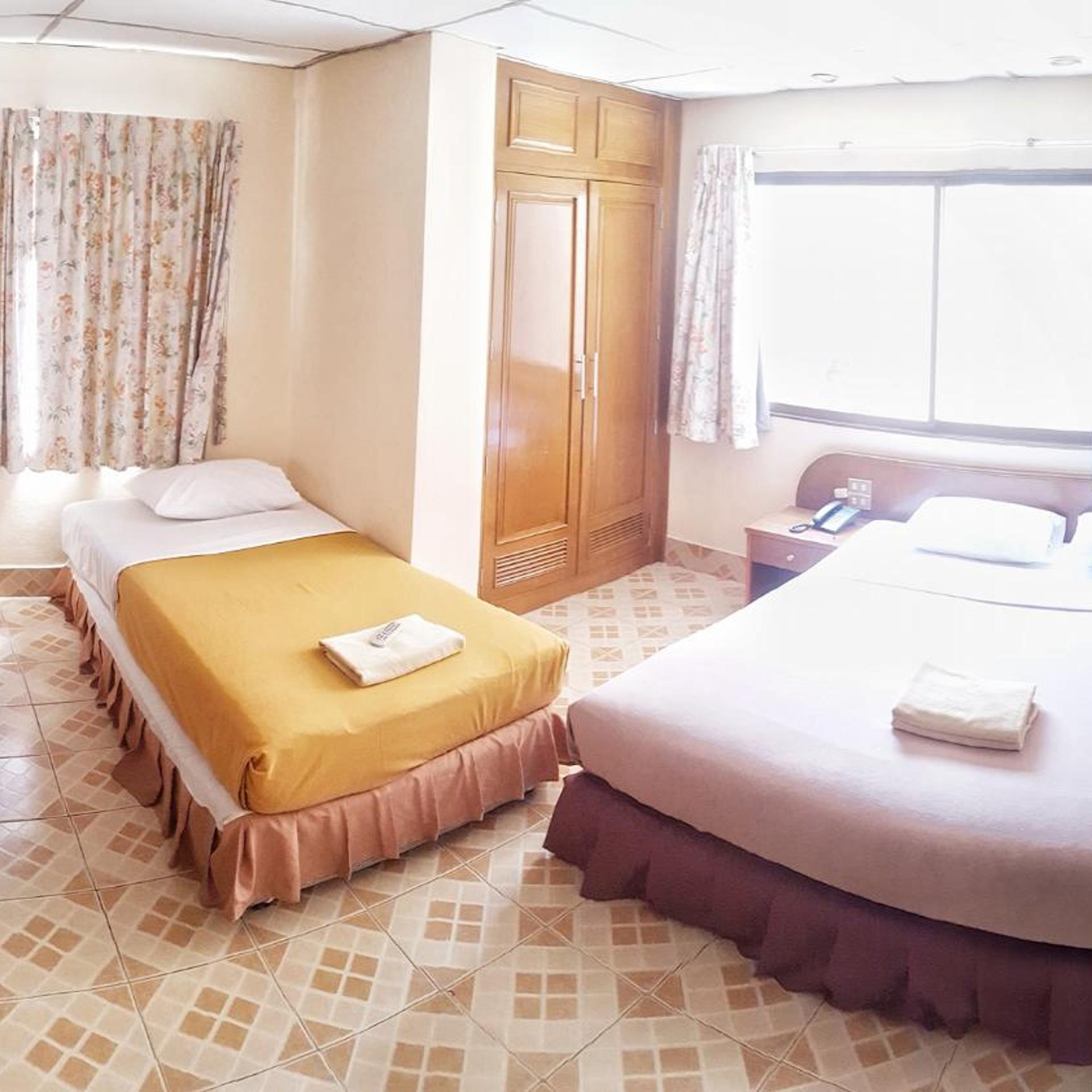 غرفة ثلاثية