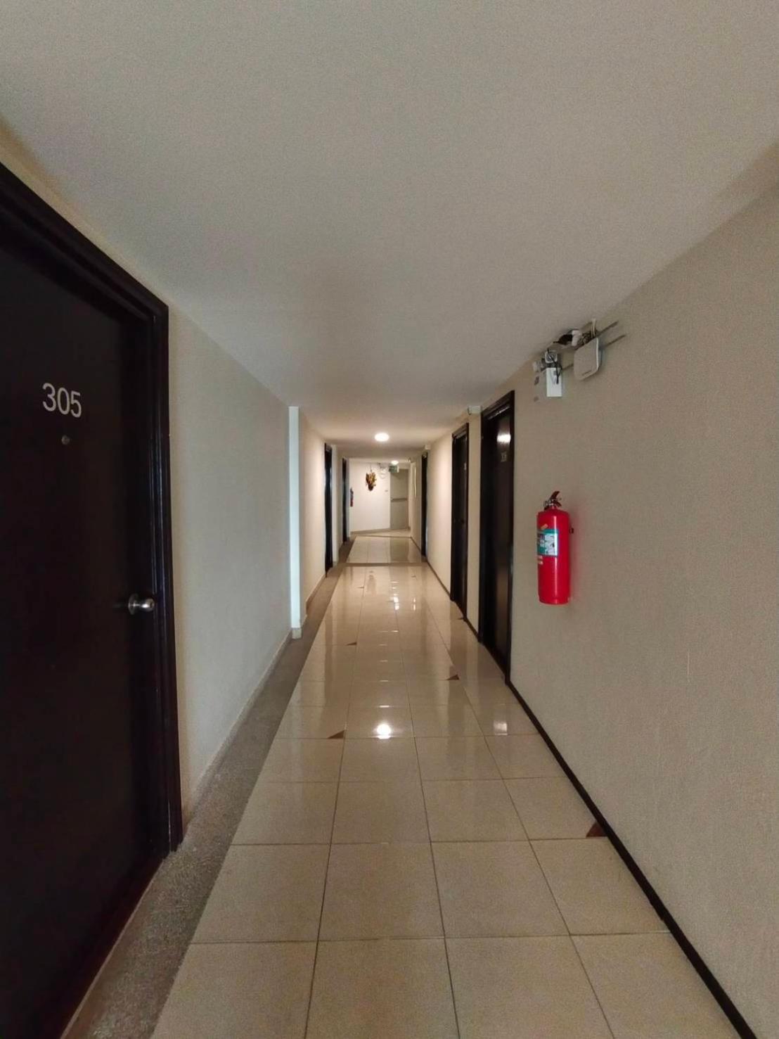 Aileen Hotel 17/25