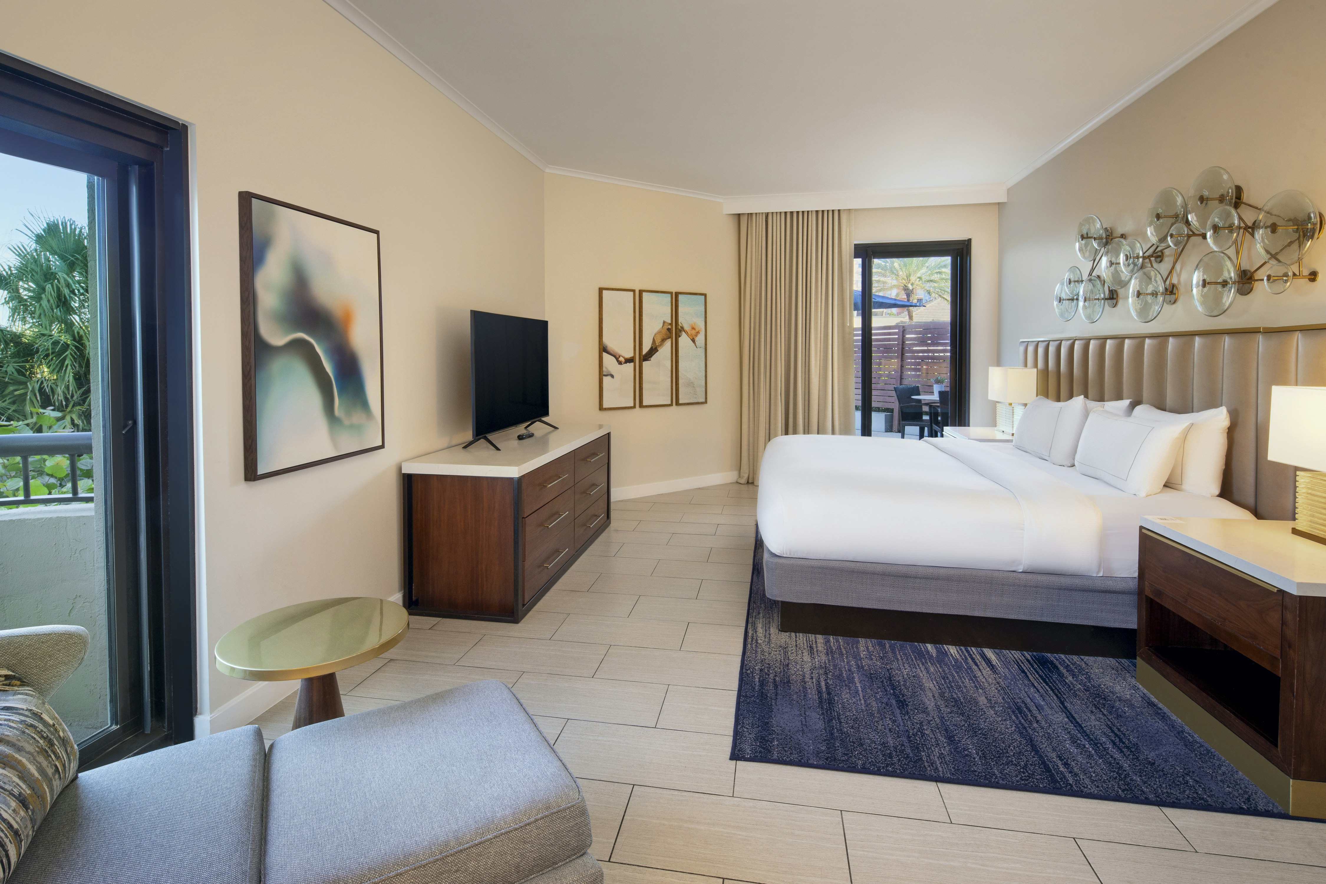 Lanai, 2 Rooms, Suite, King Bed, Beach Front