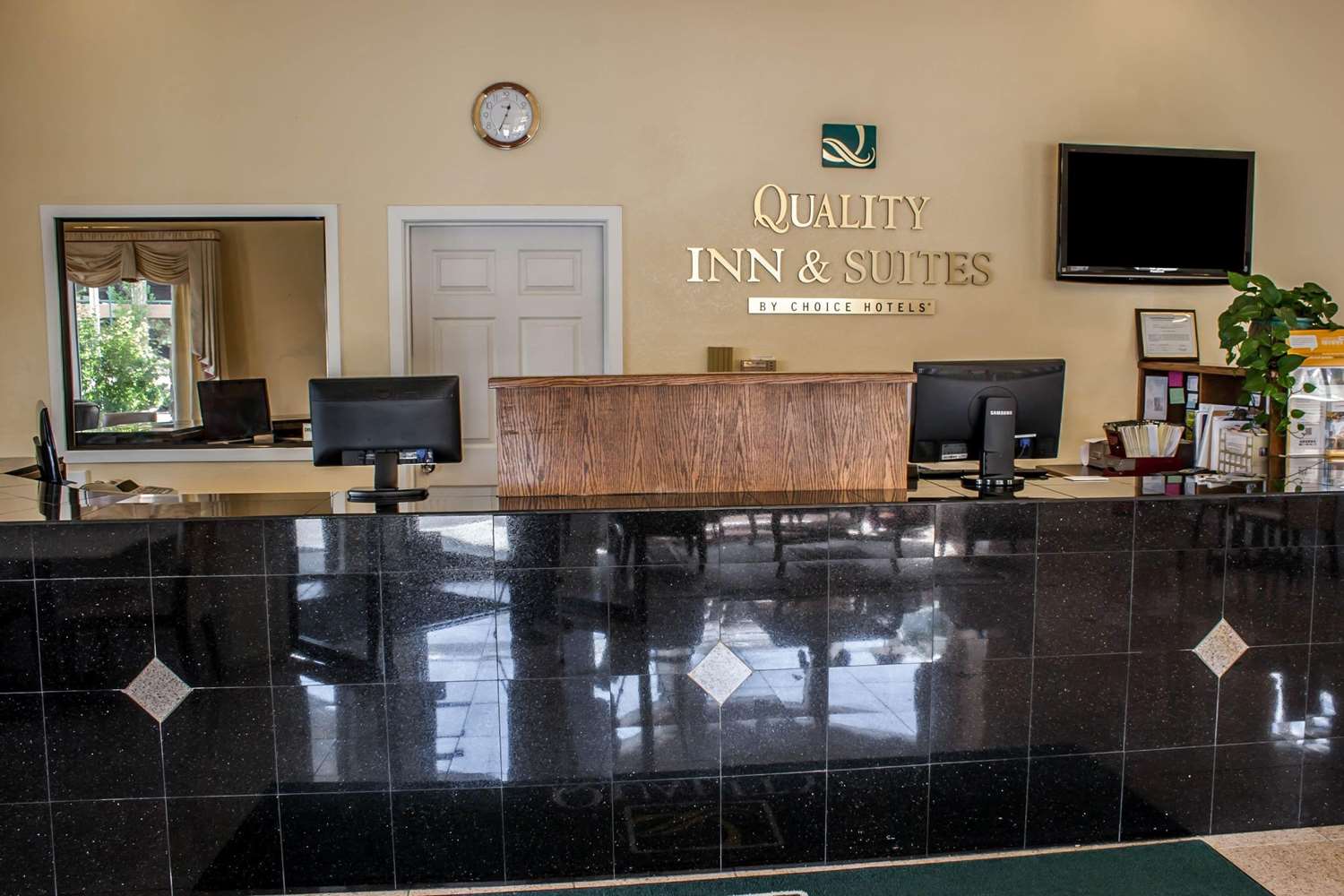 Quality Inn & Suites Fife Seattle WA 2/16