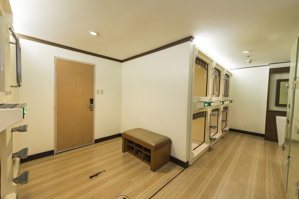 Kabayan Hotel Pasay 49/70