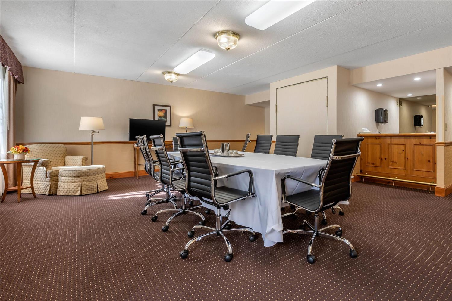Clarion Hotel Conference Center On Lake Erie 33/43