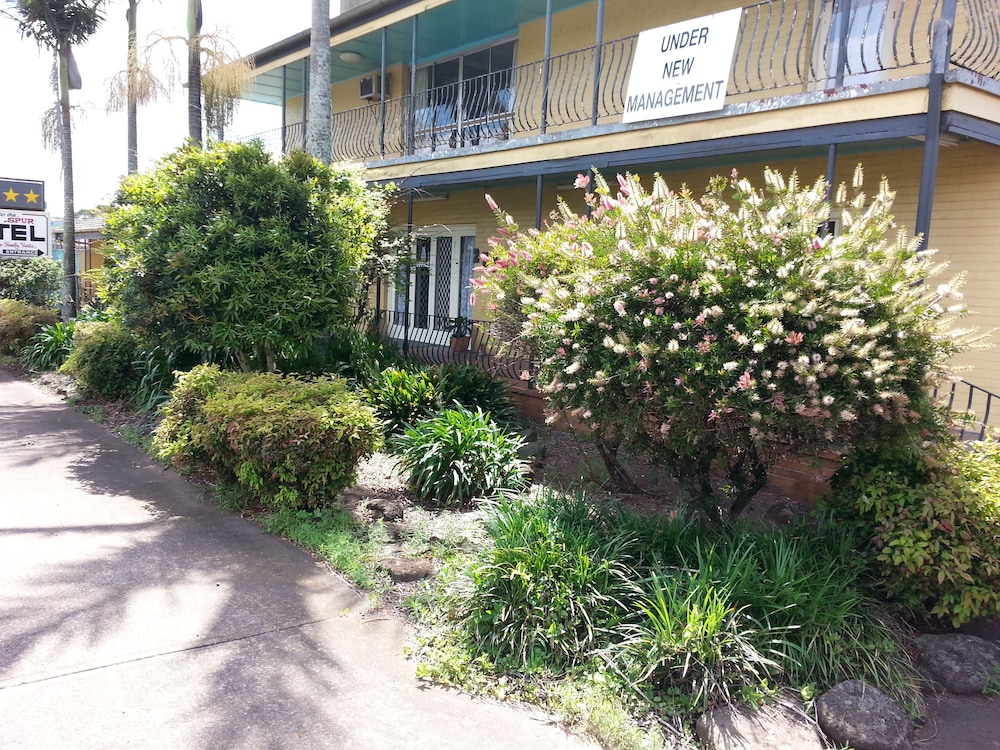Flying Spur Motel 2/30