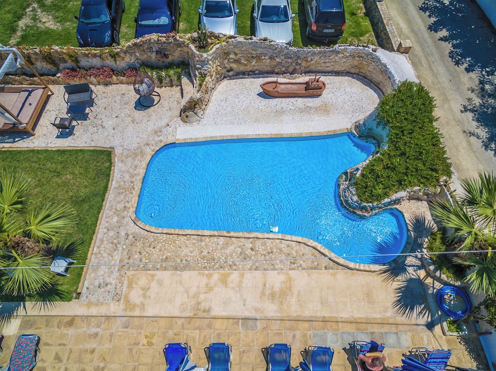 Antonis Apartments 40/50