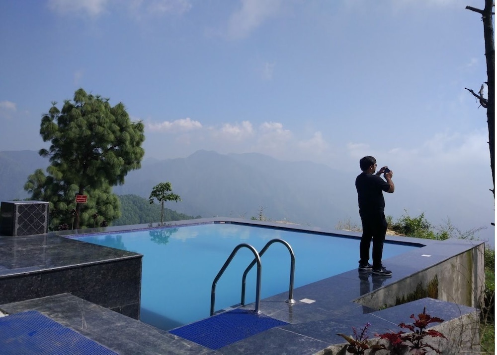 Blue Pine Resort 11/36
