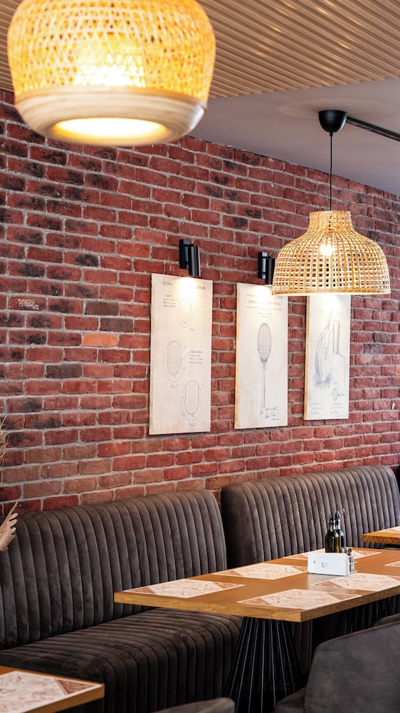 Avenue Hotel 34/50
