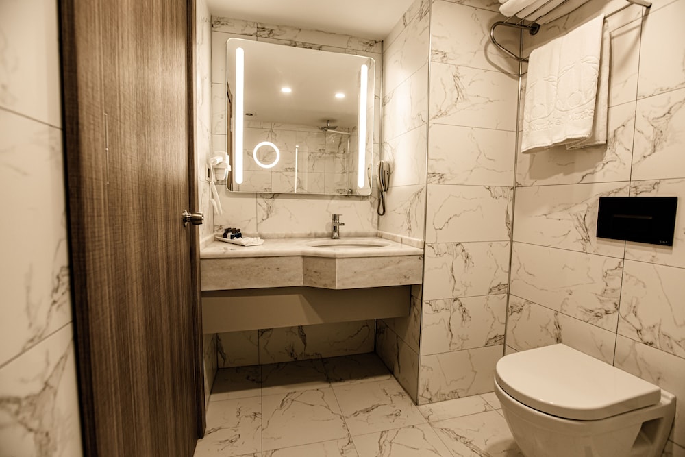 Hotel Mustafa 37/42