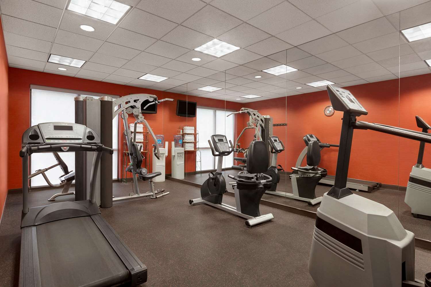 Ramada by Wyndham Suites Orlando Airport 24/56