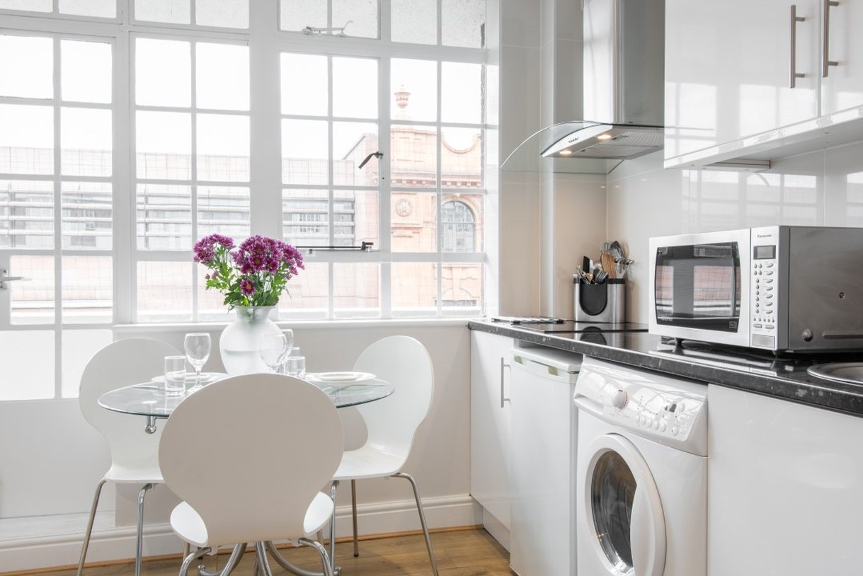 Chelsea Cloisters Serviced Apartments 112/121