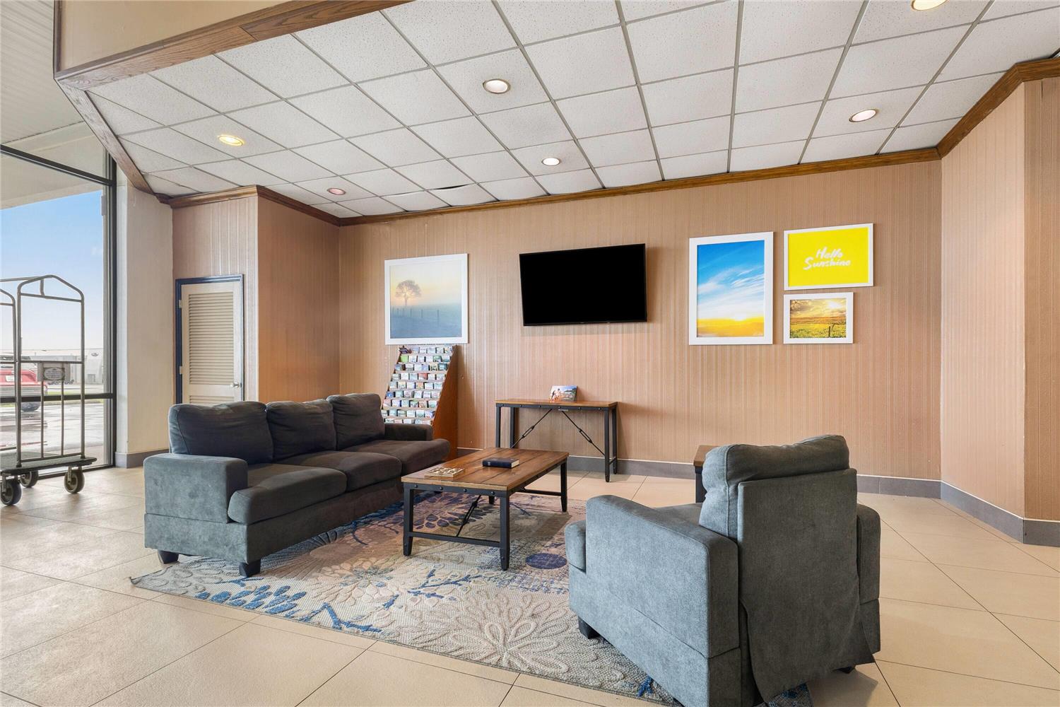 Days Inn by Wyndham Madisonville 11/17