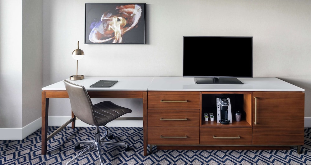 Hilton Chicago/Oak Brook Hills Resort & Conference Center 50/69