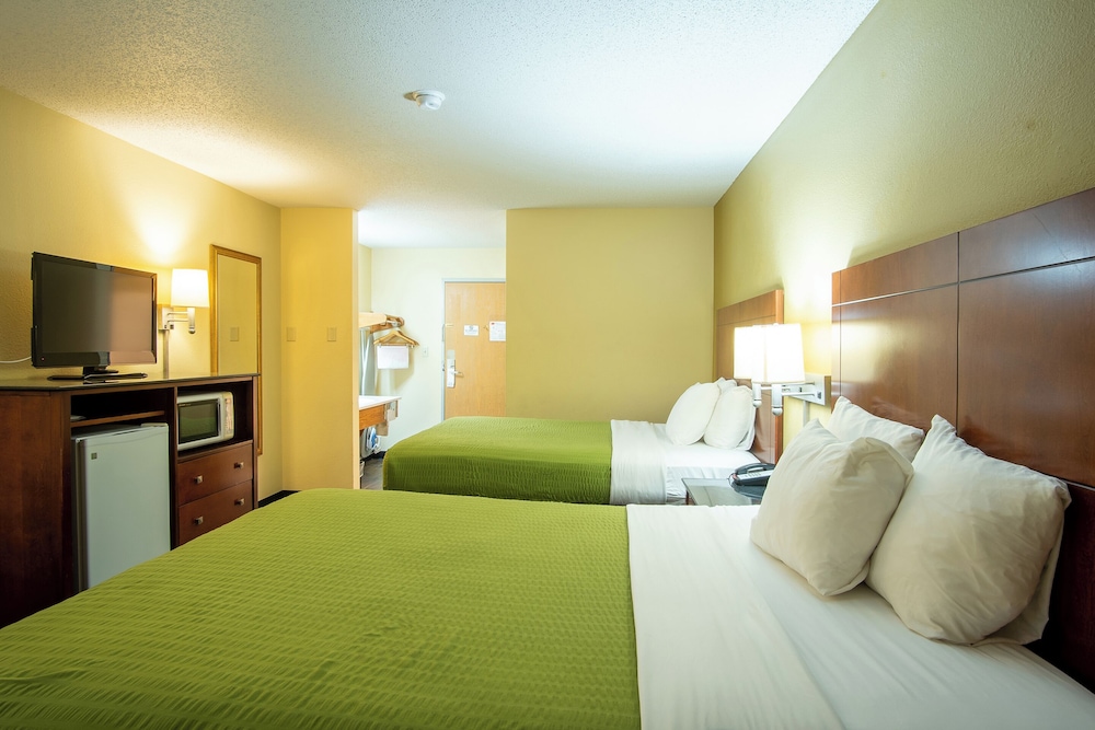 Coratel Inn & Suites by Jasper River Falls 23/60