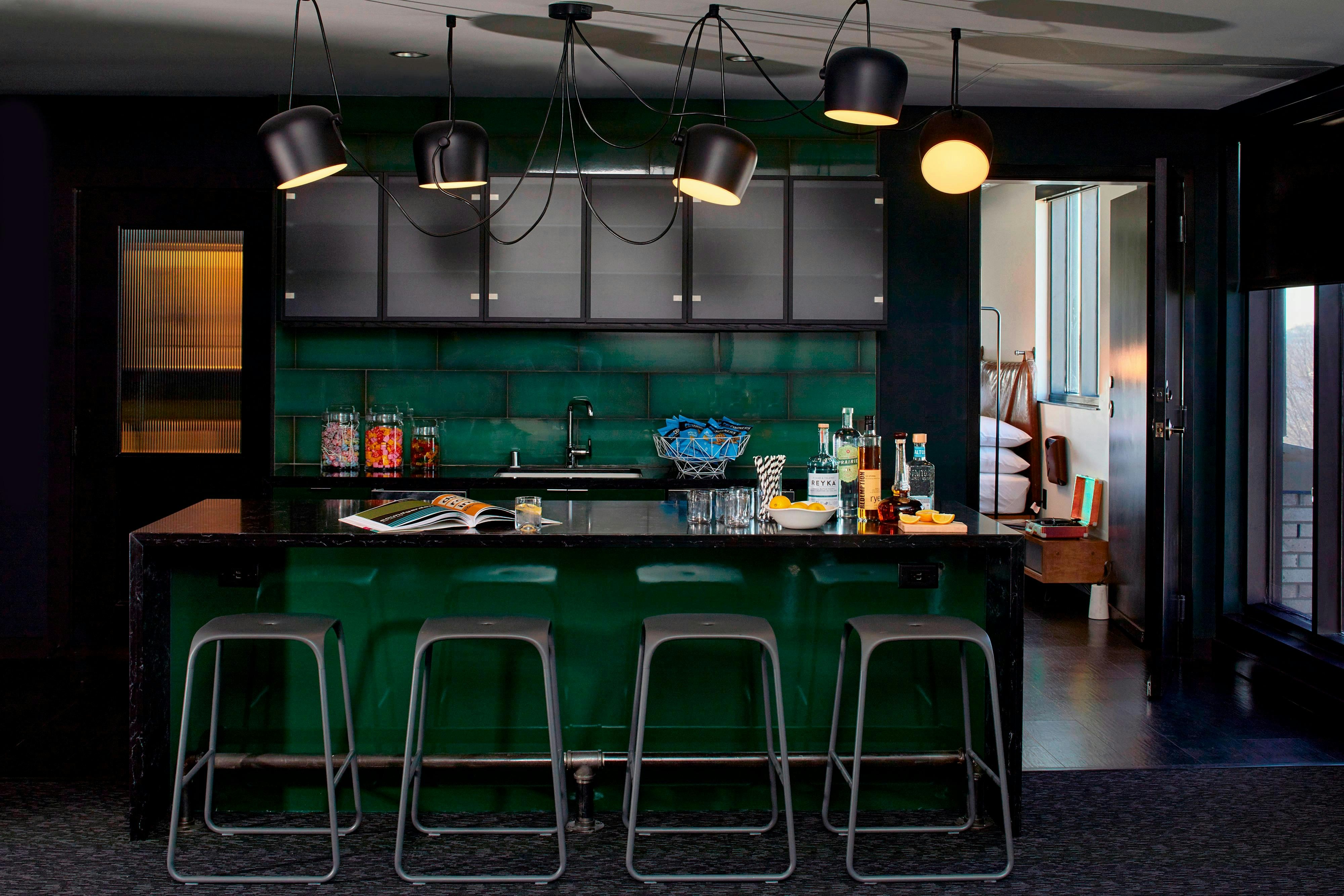 Moxy Minneapolis Uptown 13/15