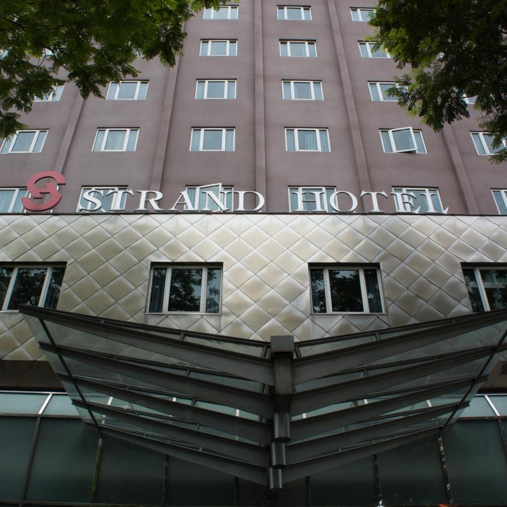 Strand Hotel 2/53