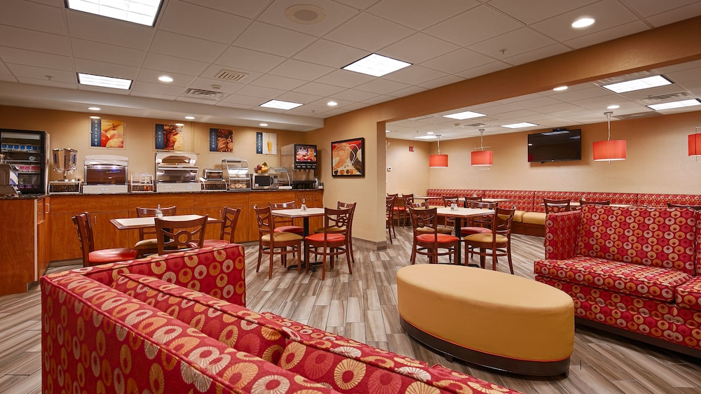 Best Western Plus Peoria 15/28