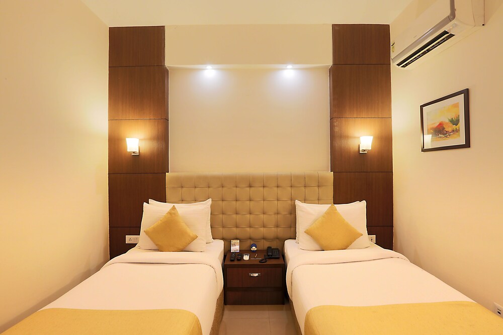 The Pamposh New Delhi 33/49
