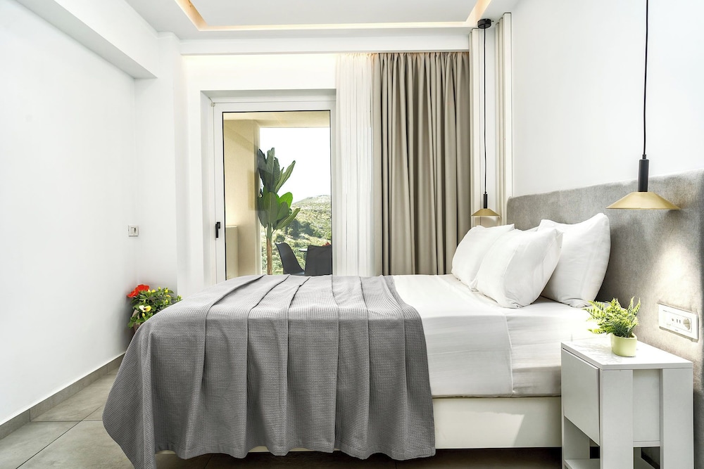 Myzith Luxury Suites 26/58