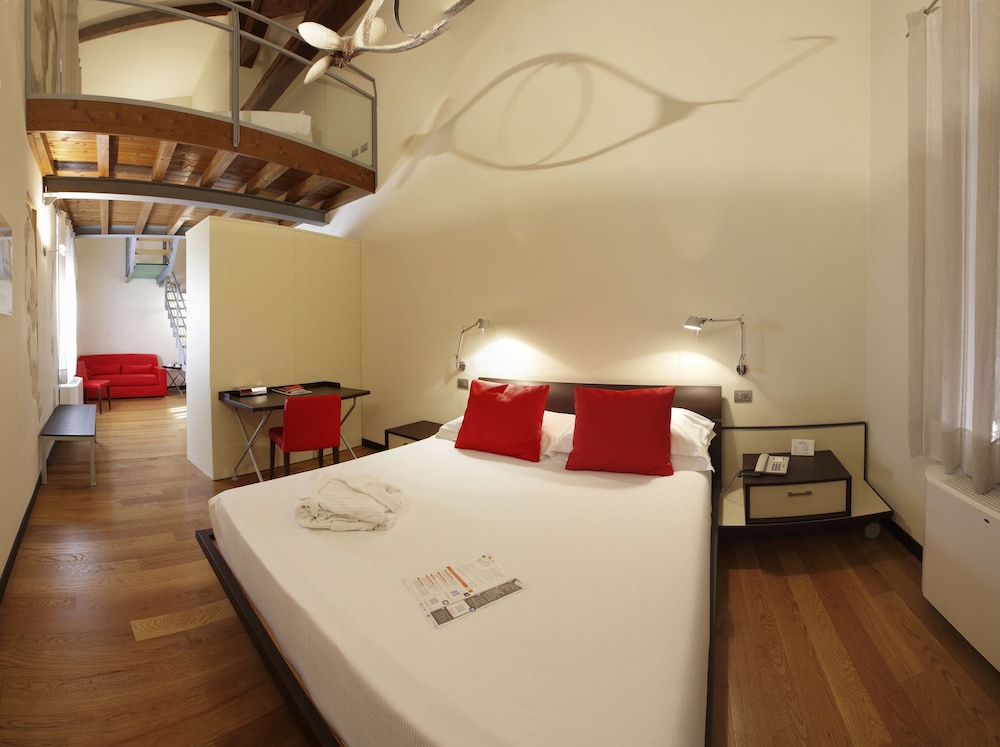 Tower, Loft, Deluxe, Suite, Queen Bed, Annex