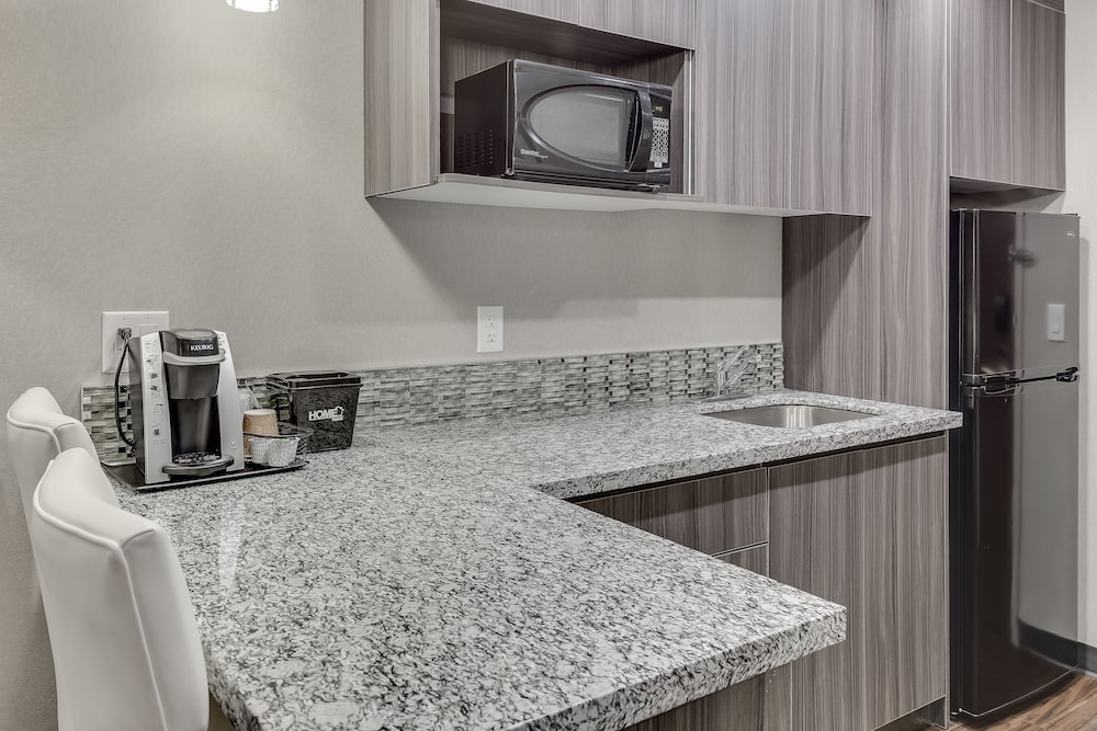 Home Inn Suites Saskatoon South 25/66