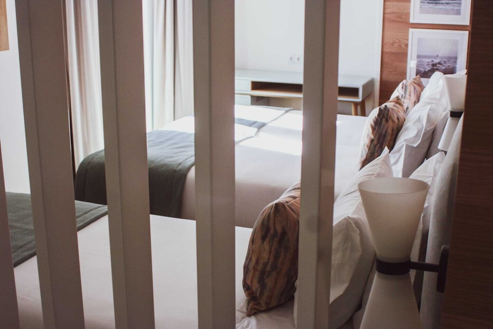 Cascais City & Beach Hotel 37/42