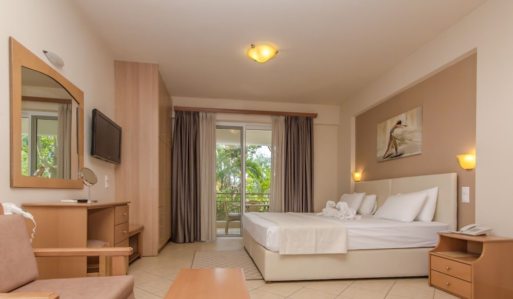 Colonides Beach Hotel 17/74