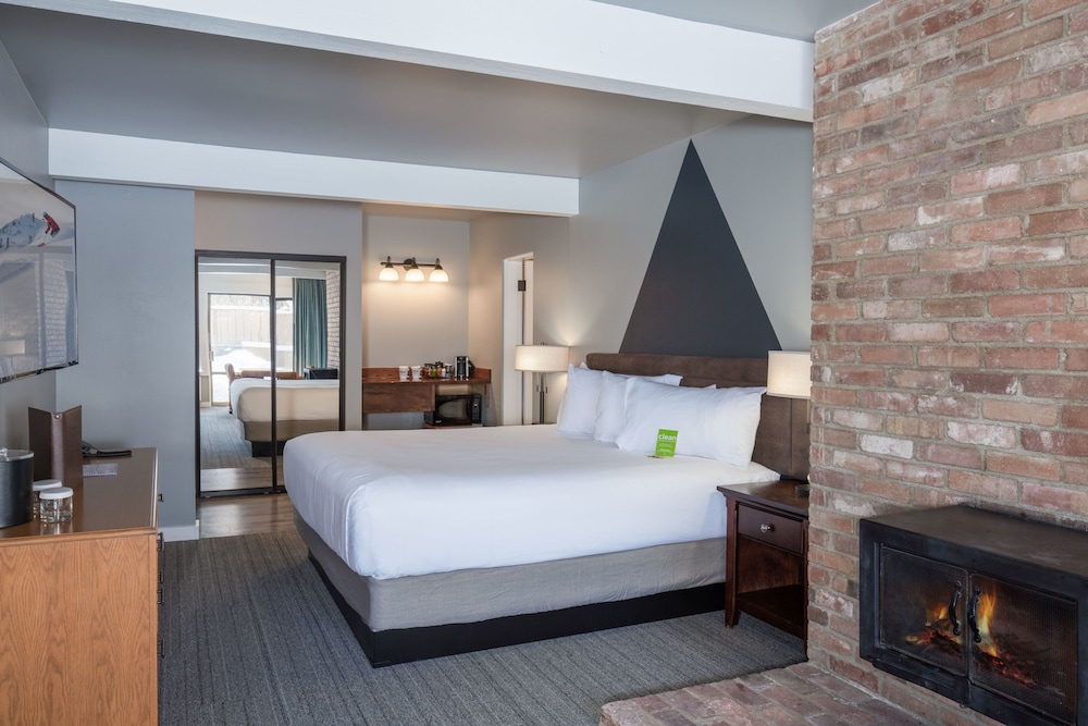 Tamarack Lodge 25/54