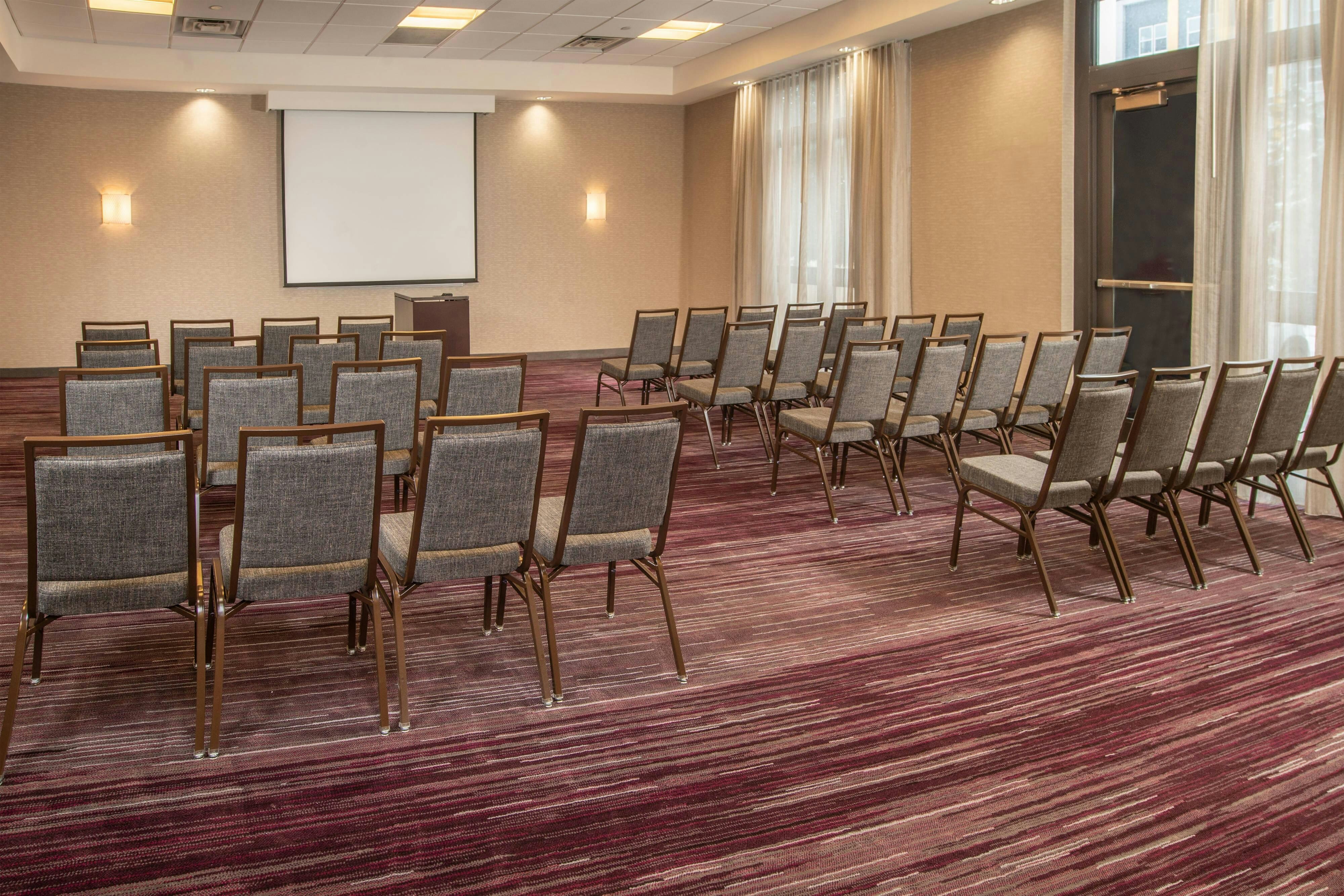 Courtyard By Marriott Dunn Loring Fairfax 10/13