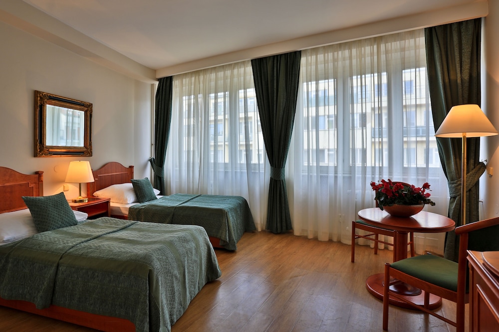Belvedere Hotel 28/71