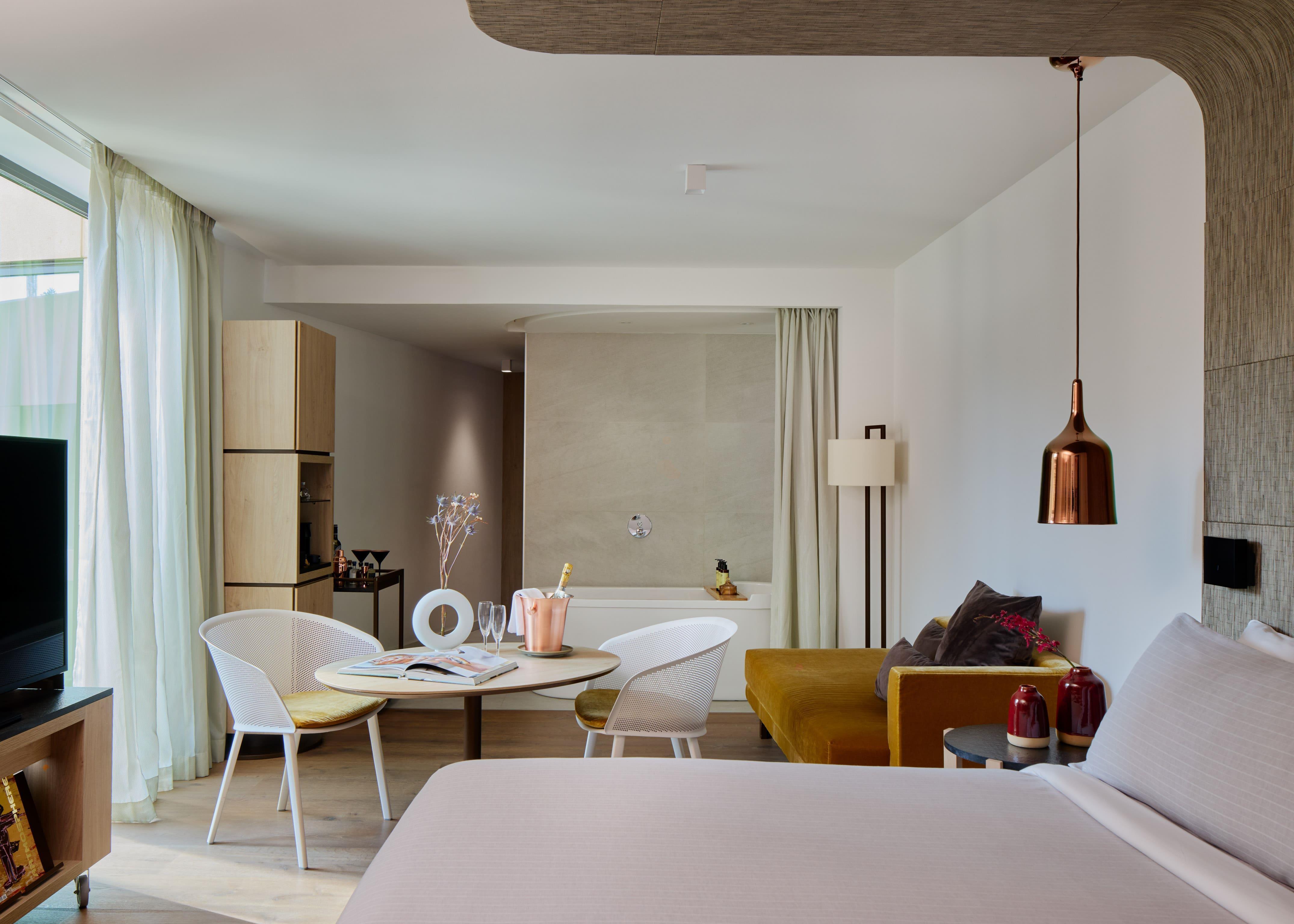 Junior Suite, City View