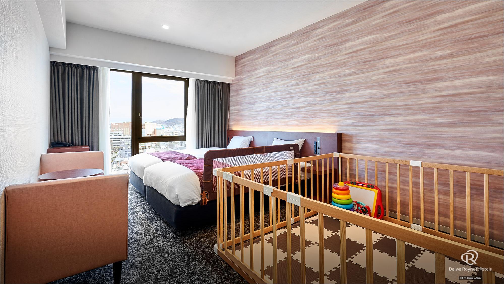 Standard, Twin Beds, City View