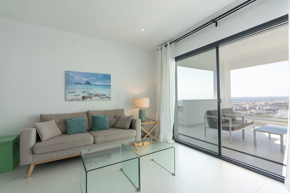 ESTEPONA HOLIDAY HILLS 32/50