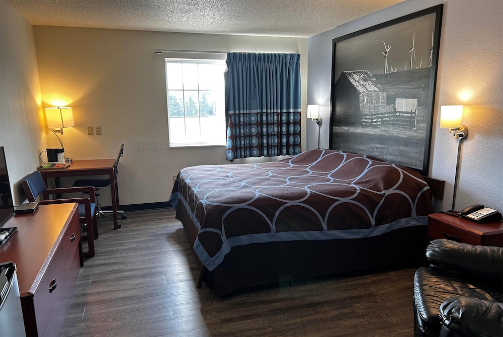 Super 8 by Wyndham Ida Grove 10/40
